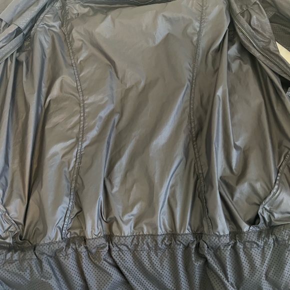 Lululemon jacket size 6 - Picture 7 of 7